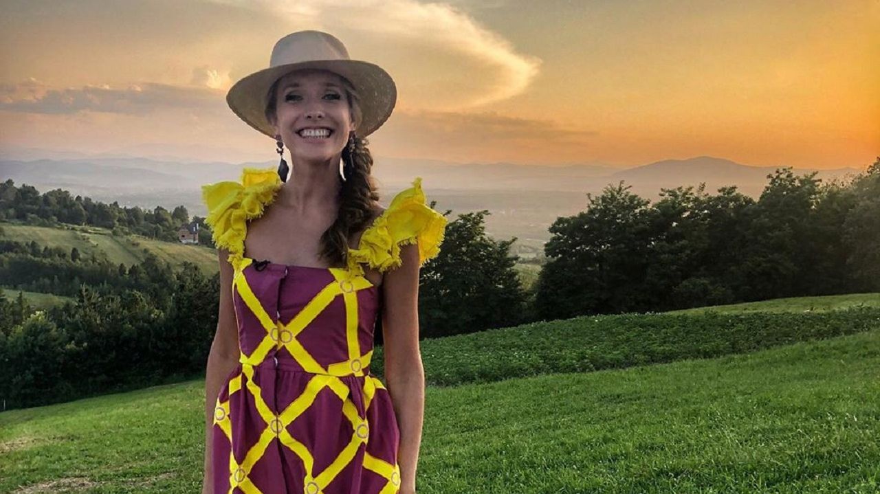 Катя Осадча зачарувала шанувальників кокетливим знімком