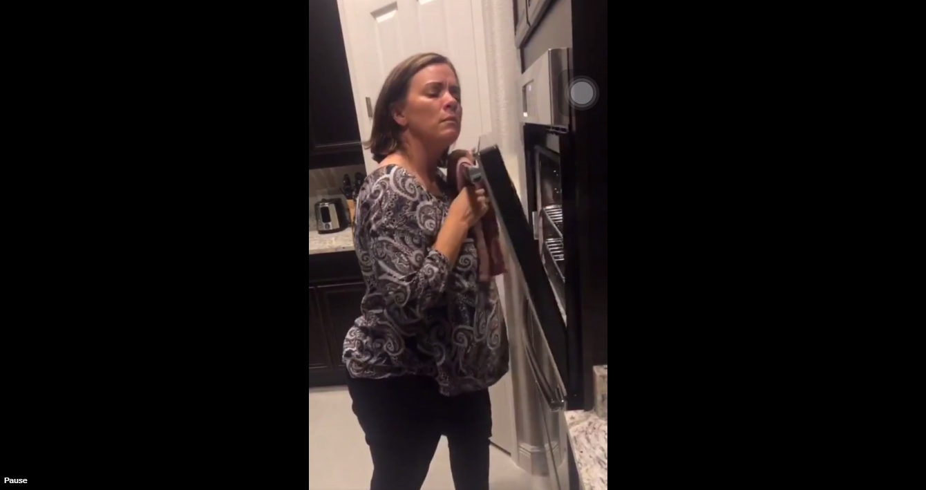 Круто чи соромно? Матуся з духовкою розвеселила мережу