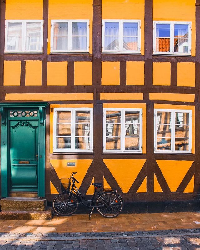 Захоплива краса Данії, яку варто побачити: яскраві фото - фото 346976