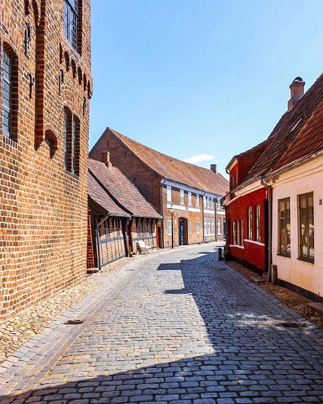 Захоплива краса Данії, яку варто побачити: яскраві фото - фото 346979