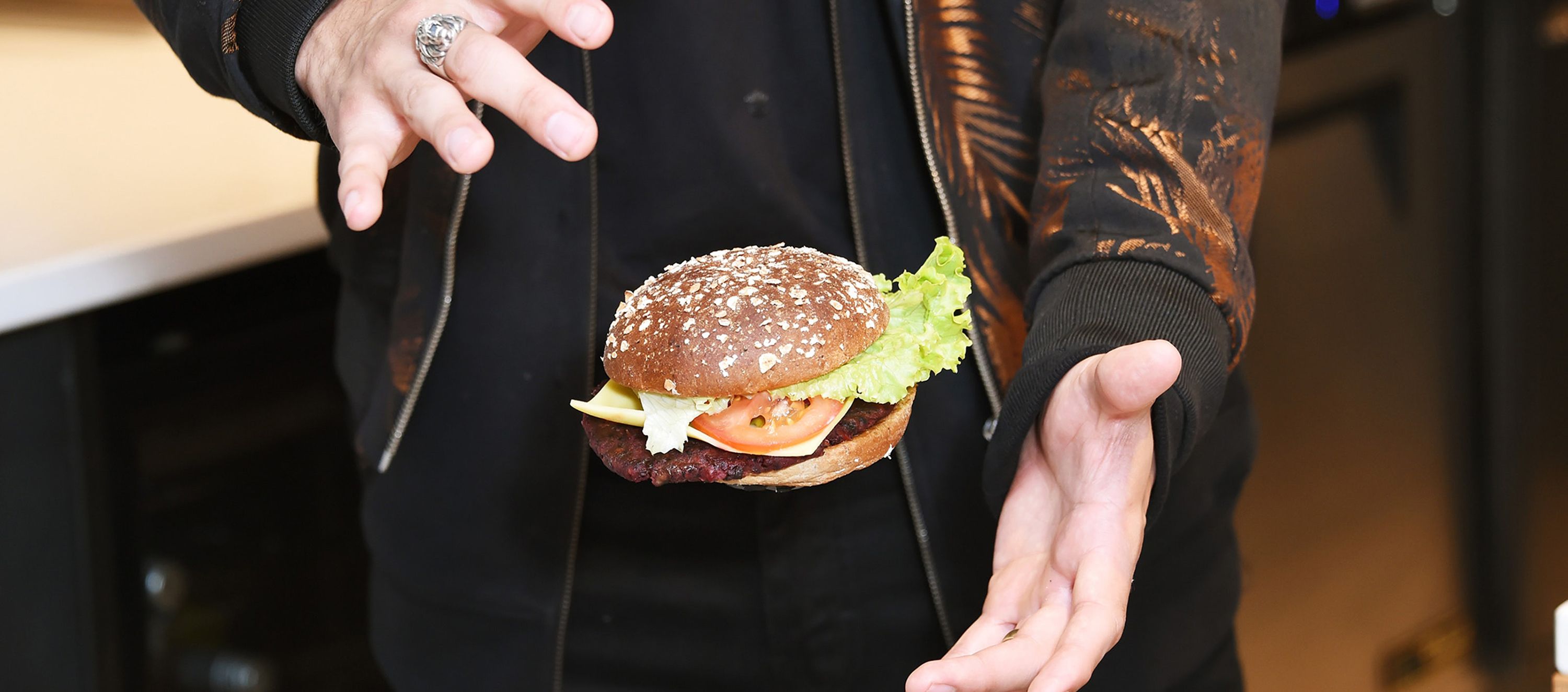 Також будуть знімати плату за пластикові пляшки - фото 1