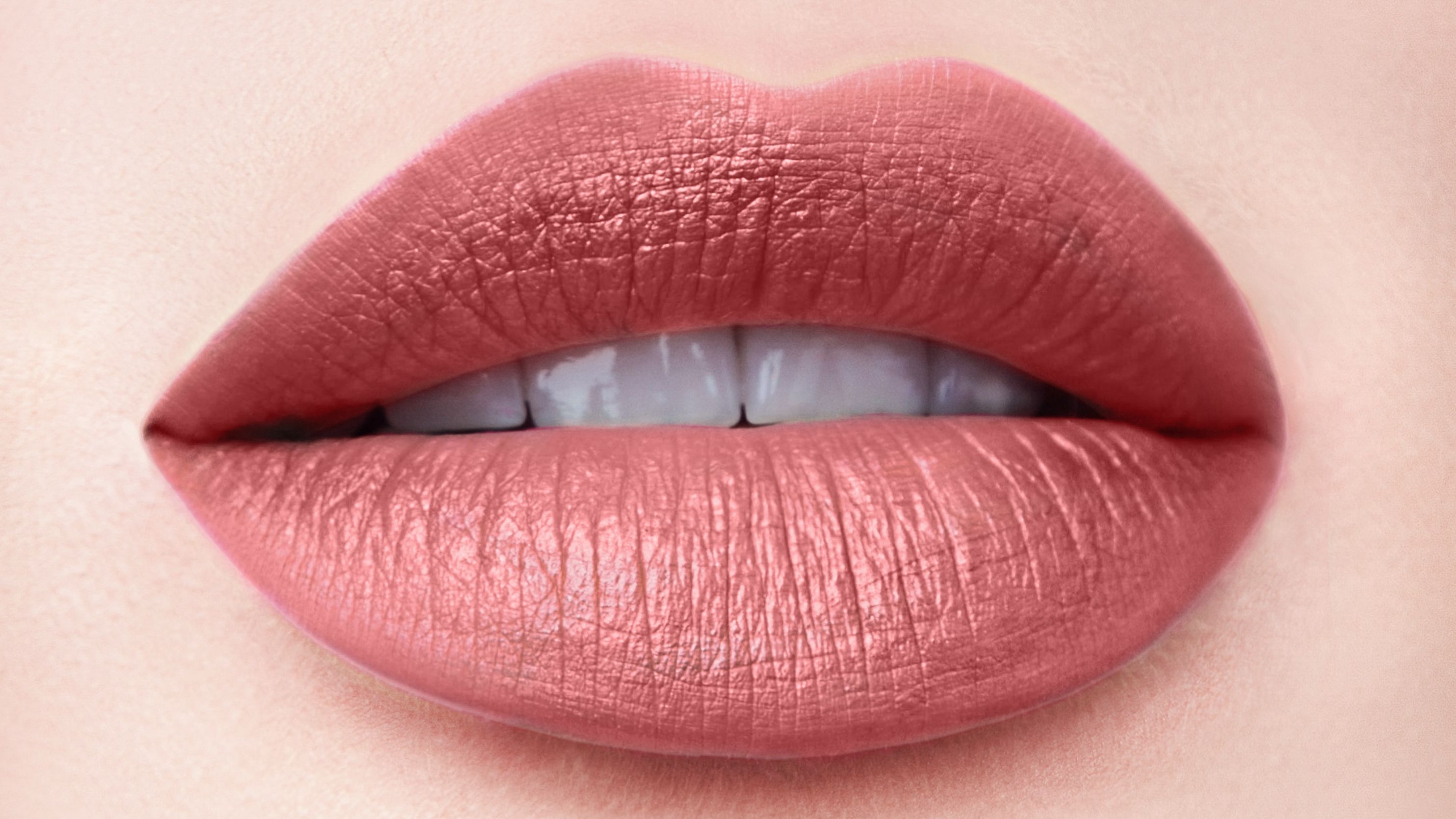 Рекламу помади висміяли через сексуальний підтекст: курйозне відео