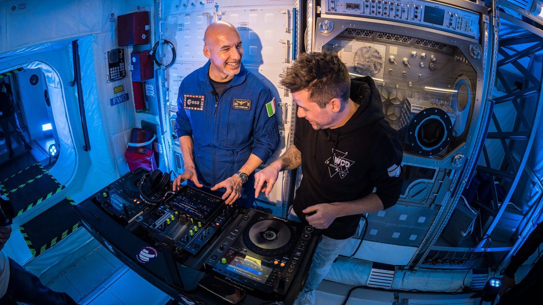 На Міжнародній космічній станції вперше зіграв діджей: відео