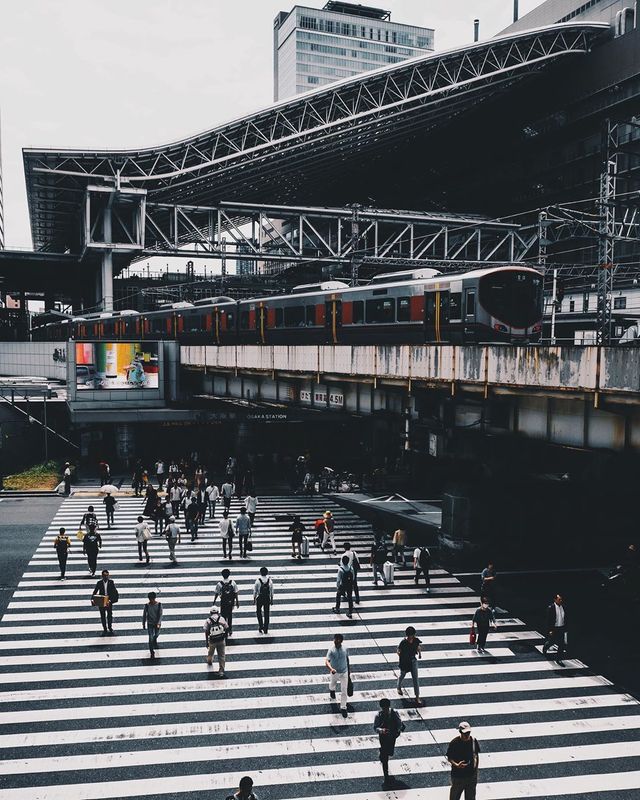 Японія у вуличних фото, які приковують погляд: яскраві кадри - фото 347779