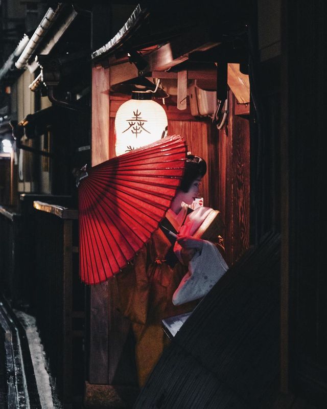 Японія у вуличних фото, які приковують погляд: яскраві кадри - фото 347786