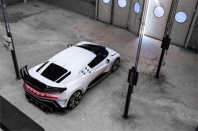 Зовнішність нового гіперкара Bugatti розкрили до офіційної прем'єри - фото 347952