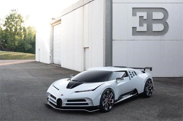 Зовнішність нового гіперкара Bugatti розкрили до офіційної прем'єри - фото 347953