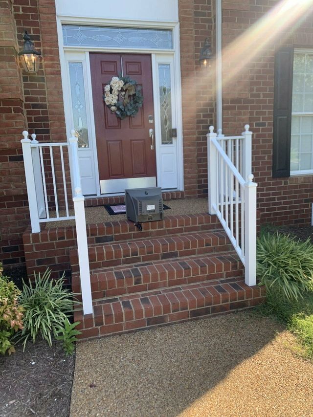 У США підкидають під двері старі телевізори - фото 347988