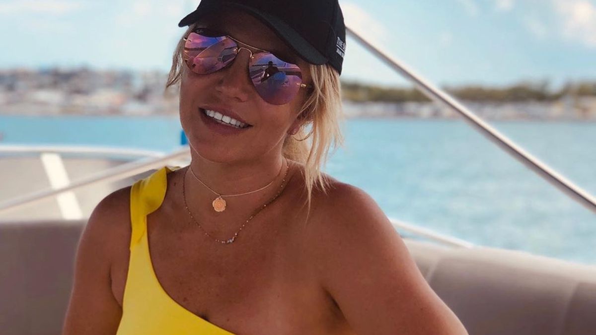 Брітні Спірс похизувалася спортивною фігурою у відвертих образах