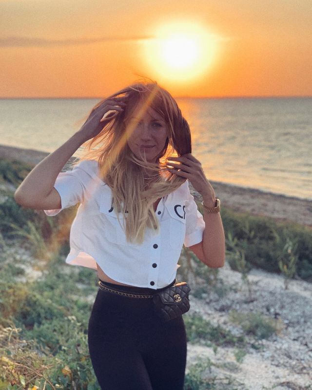 Леся Нікітюк поділилася романтичними пляжними кадрами - фото 348064