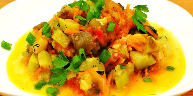 Страва з тушкованими помідорами - фото 348256