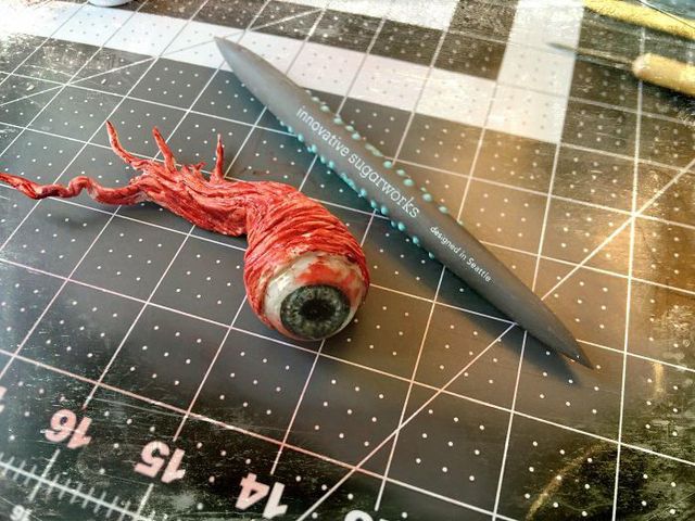 Десерти від цього майстра можуть не на жарт налякати - фото 348302