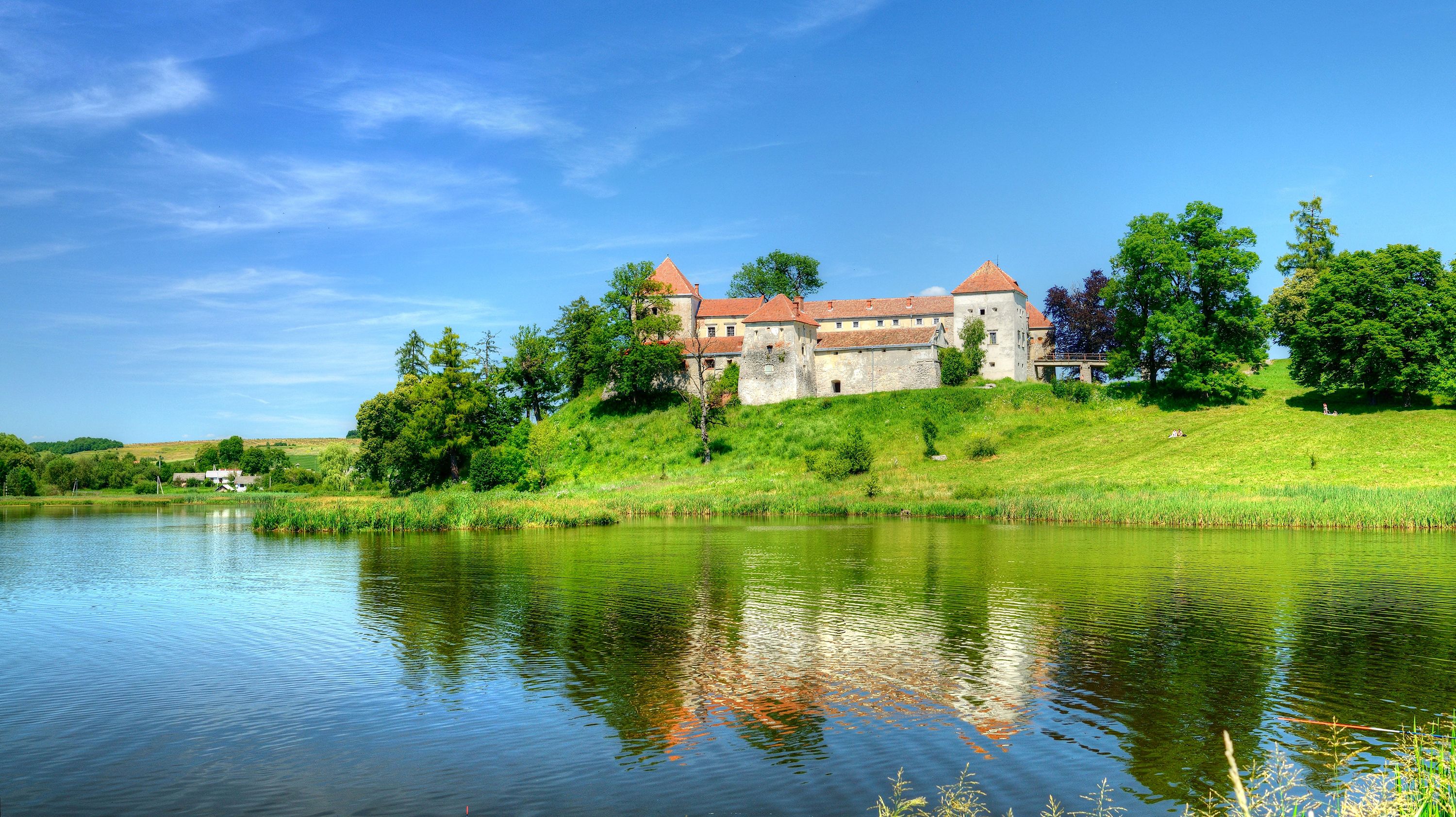 Українські замки зареєструвалися у Tinder, і ось чому