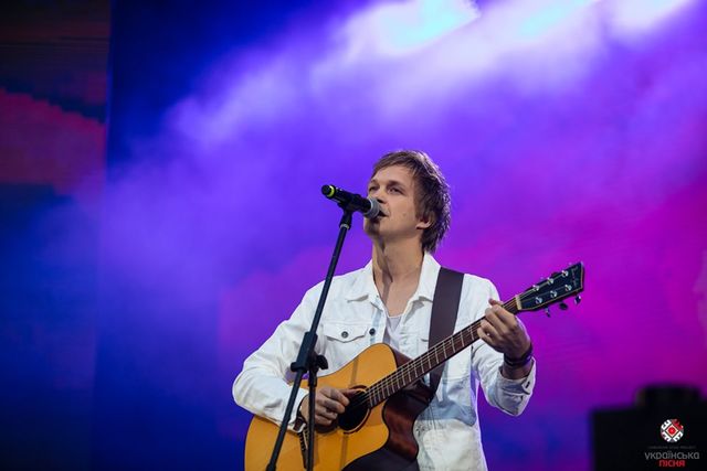 Грохоцький виконав пісню Будь зі мною - фото 348673