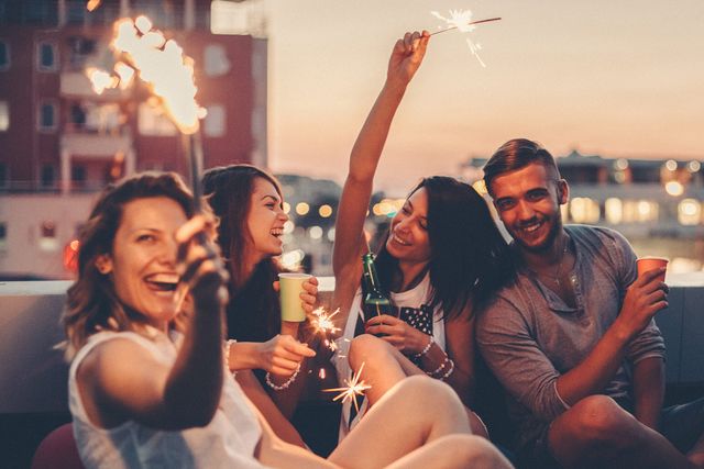 Використання емодзі позитивно впливає на знайомства - фото 348706