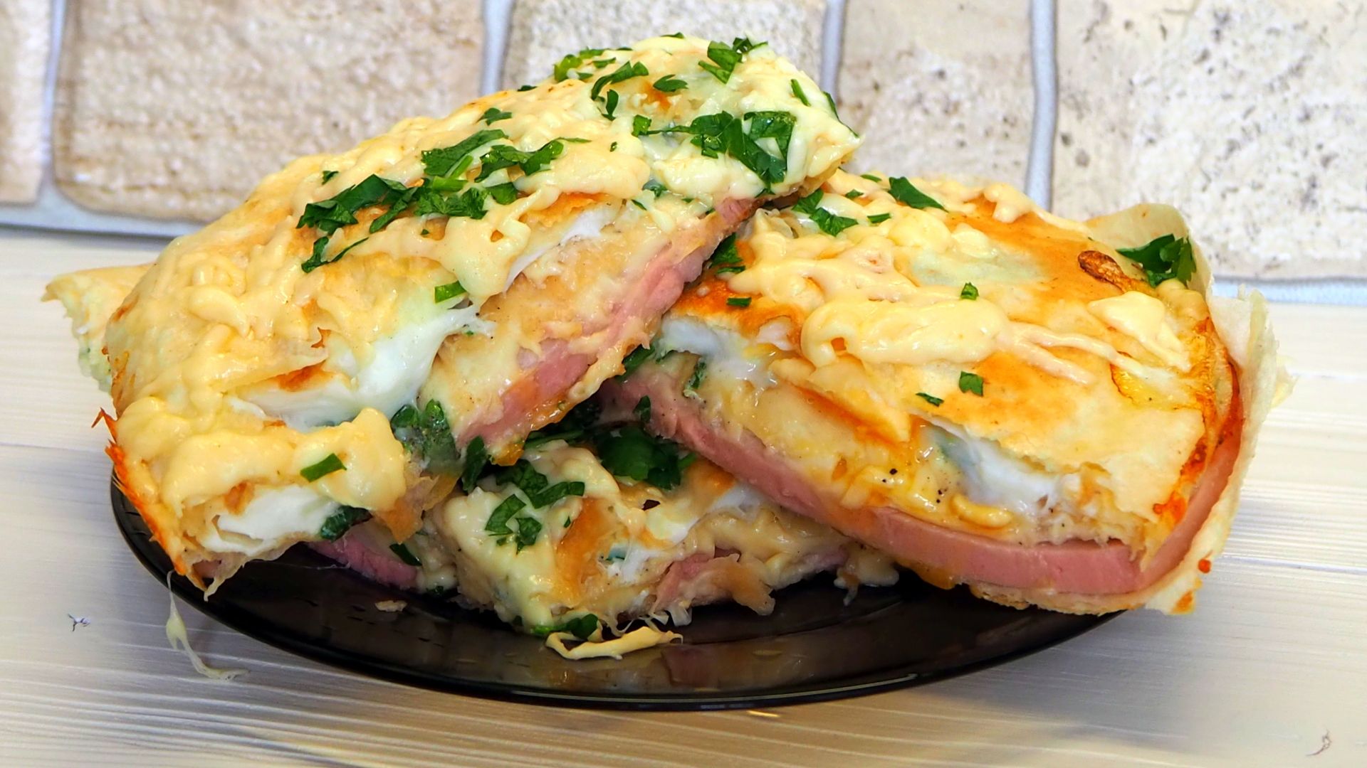 Швидкий сімейний бутерброд з лаваша на сніданок