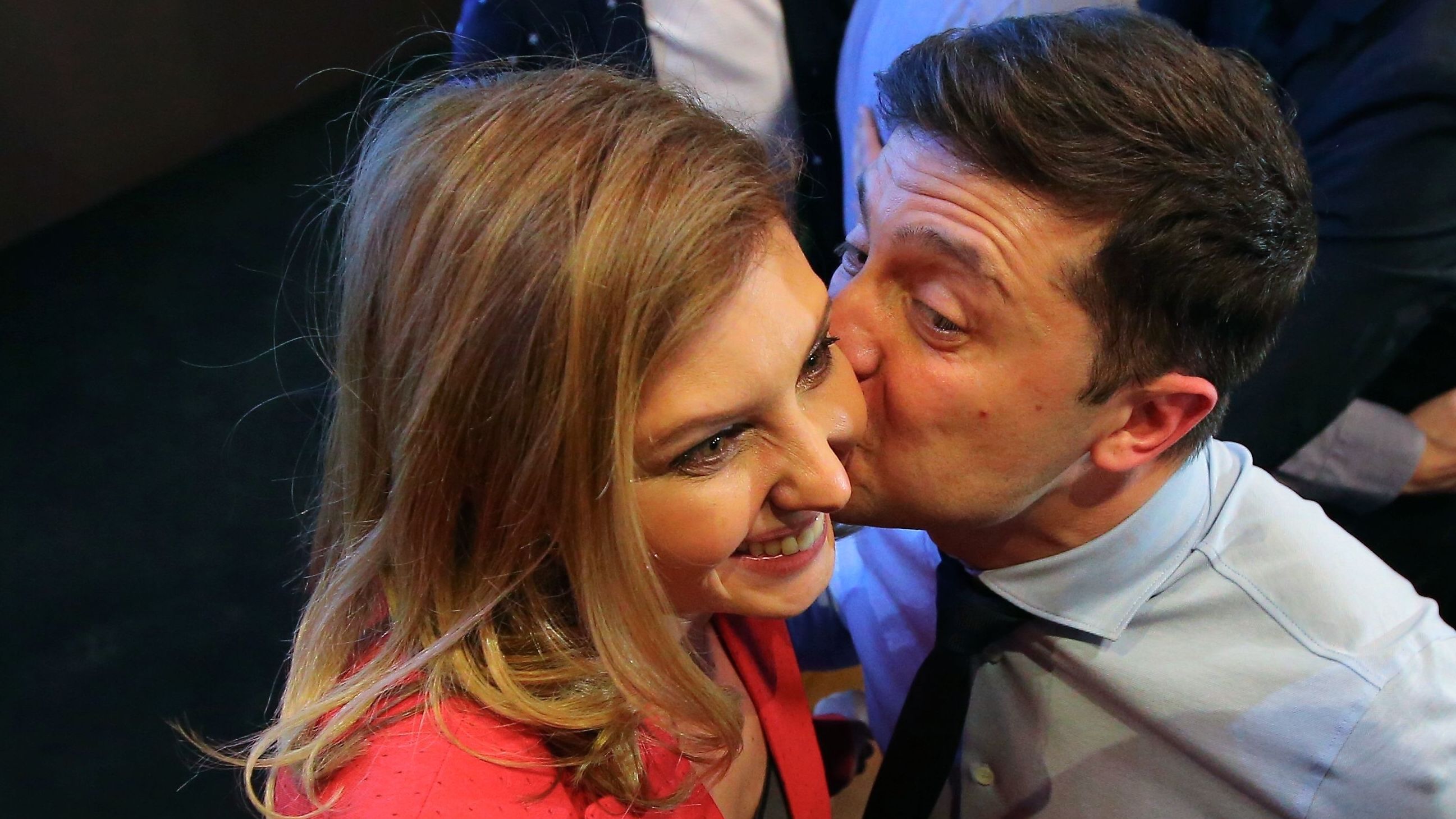 Олена Зеленська здивувала строкатим вбранням