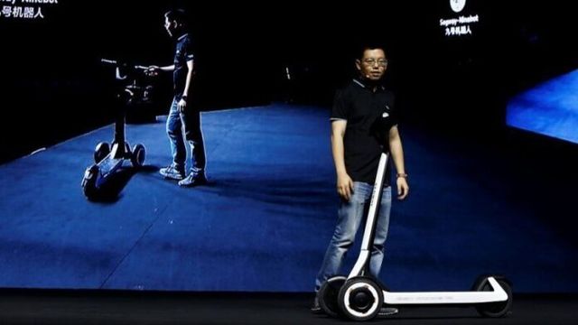 У Китаї представили незвичайний електроскутер: яка його фішка - фото 348987