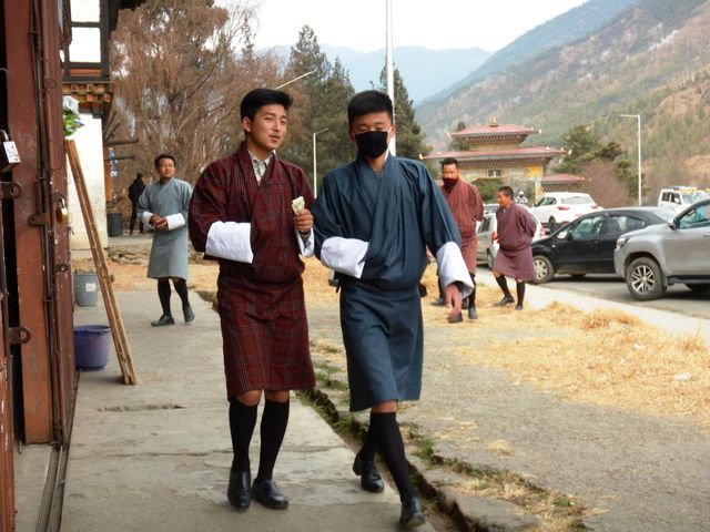 Не лише Шотландія: країни, в яких чоловіки носять спідниці - фото 349029