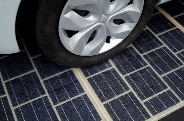 Тотальне фіаско: дороги на сонячних батареях не витримали реальних умов - фото 349051