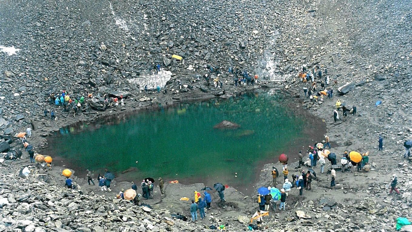 Науковці розгадали таємницю Озера Скелетів