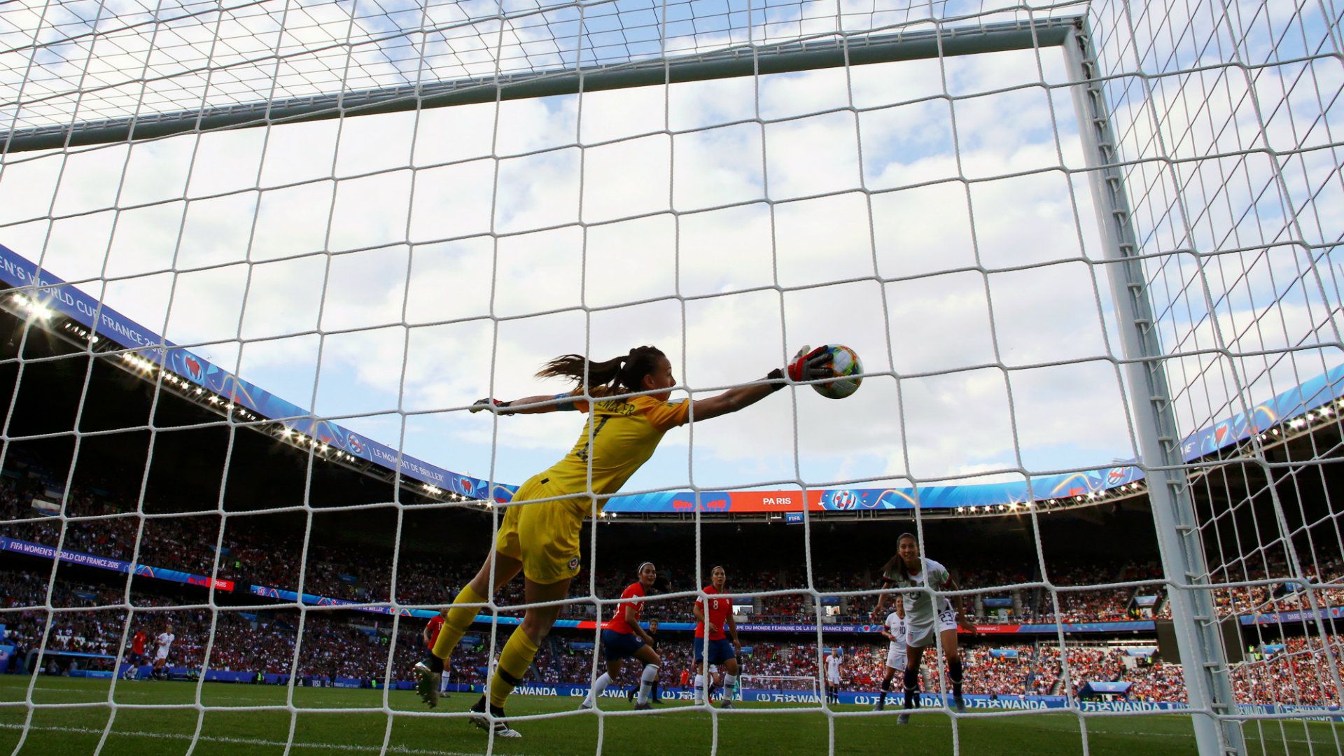 У Португалії забили найкурйозніший гол в історії футболу: відеофакт