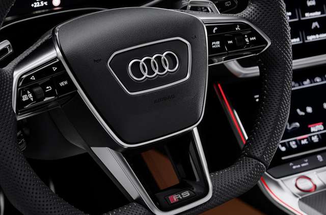 Audi показала новий 600-сильний універсал - фото 349362