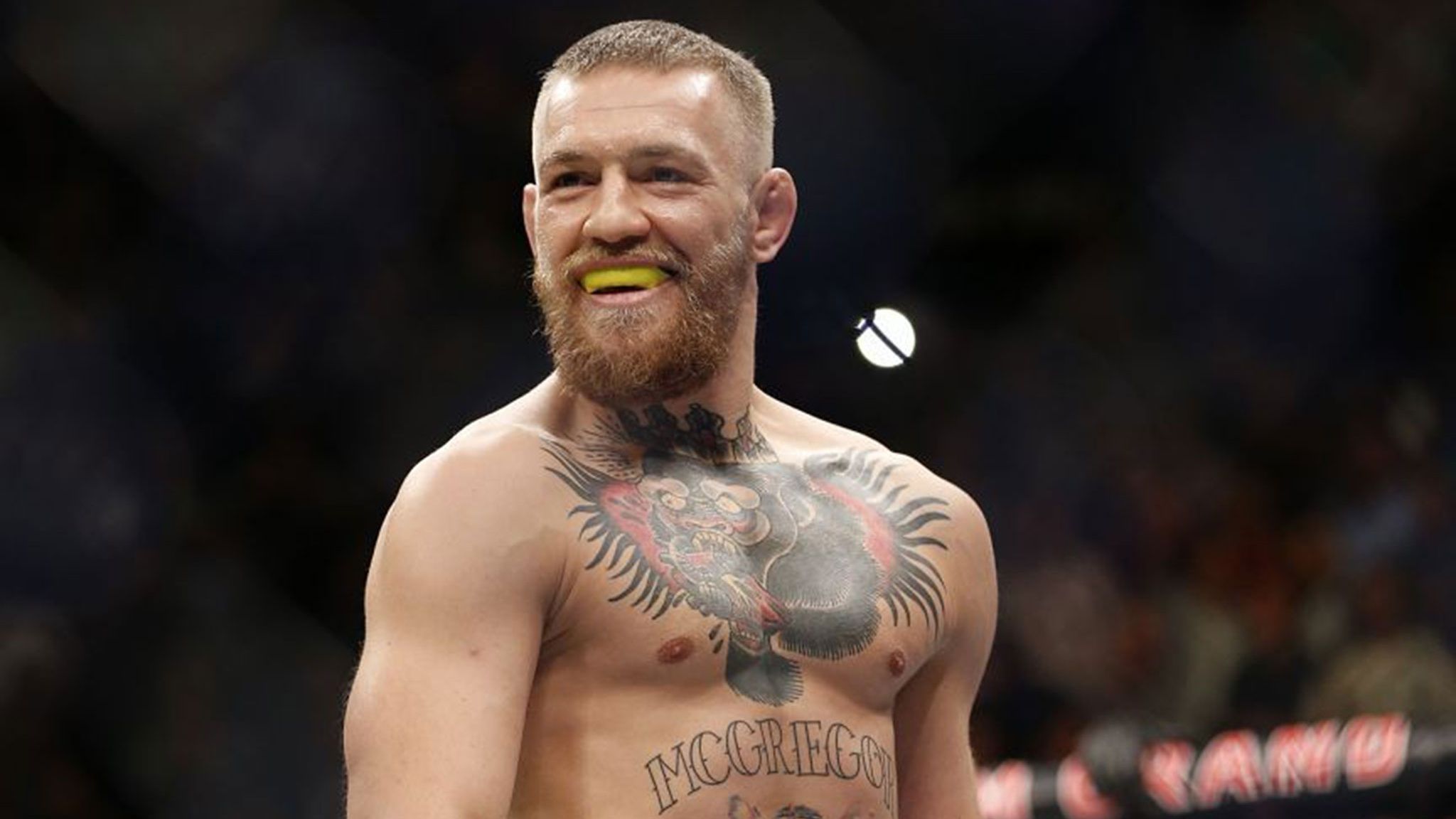 Конор МакГрегор приміряв форму Шахтаря (фотофакт)