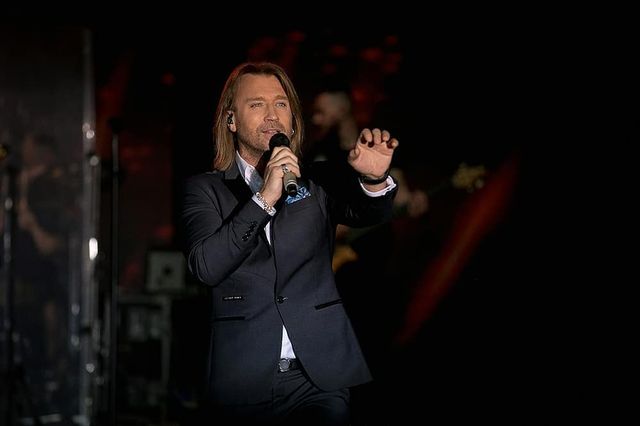 Олег Винник – Сльози на землі: слухайте нову потужну пісню, яка вражає до мурах - фото 349682