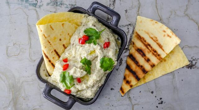 Найсмачніша намазка на хліб: як приготувати закуску Tuna salad без тунця - фото 349901