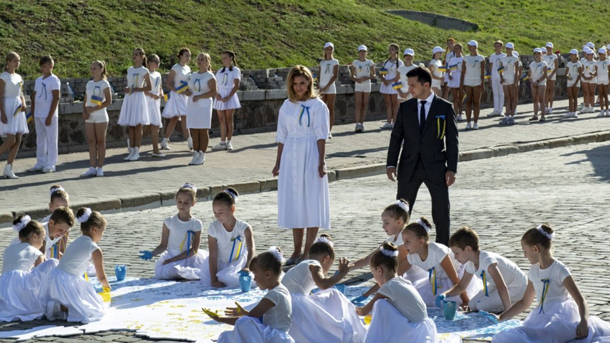 День Незалежності: Олена Зеленська з'явилася на публіці у незвичайному образі