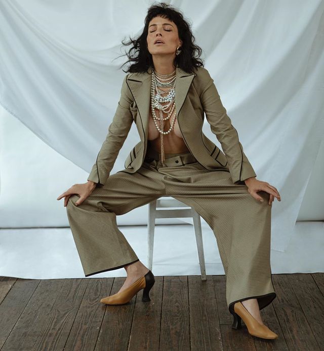 Сексуальна Даша Астаф'єва позувала топлес у зухвалій зйомці для глянцю (18+) - фото 350067