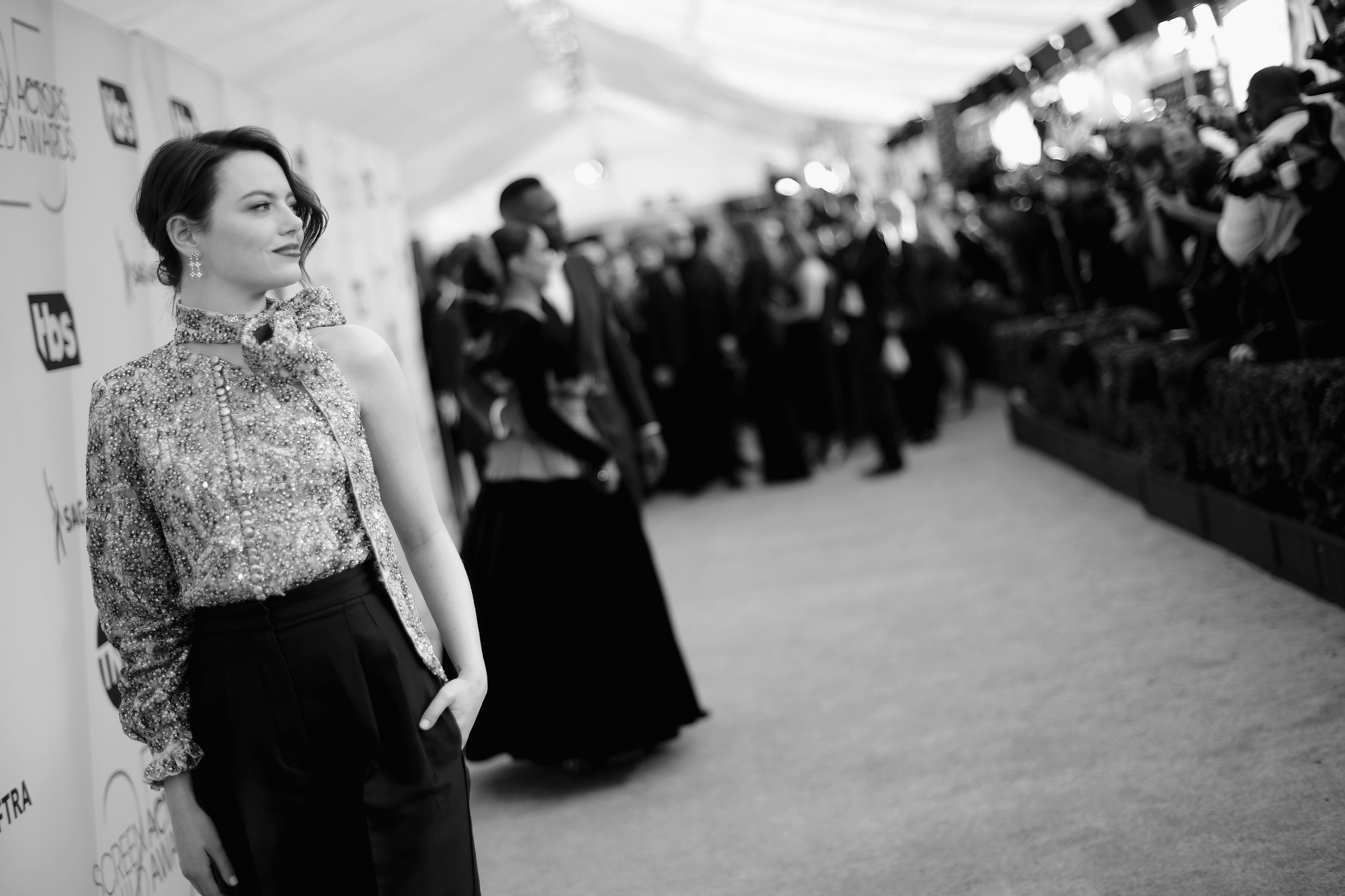 Емма Стоун зіграє Круеллу в приквелі 101 далматинця: кадр зі зйомок