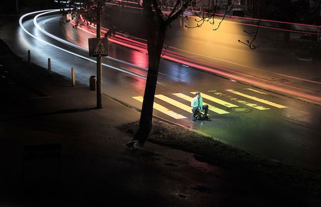 Фотограф знайшов спосіб показати межу між дитинством і дорослим життям - фото 350562