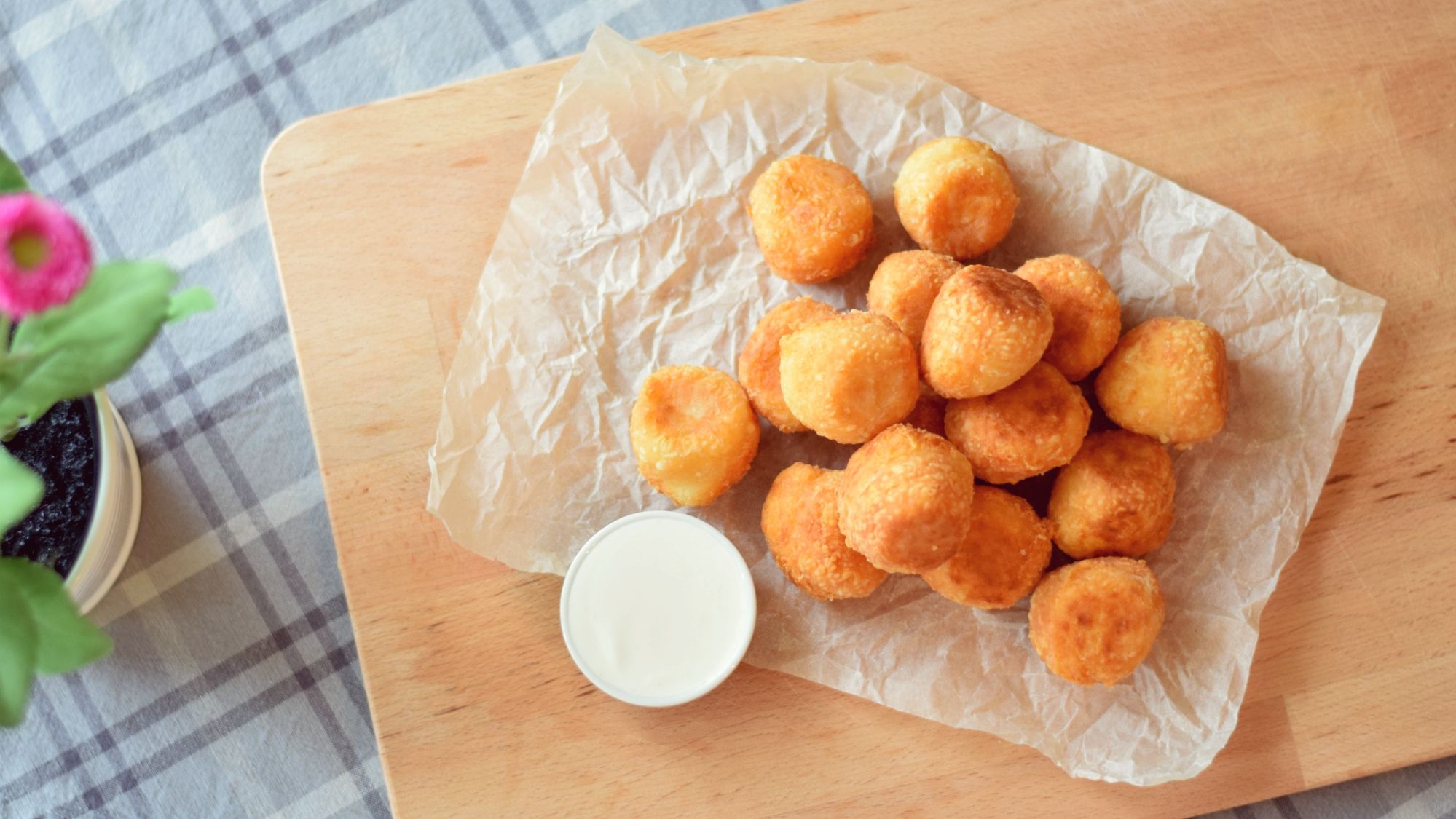 Рецепт сирних кульок: забудьте про чипси