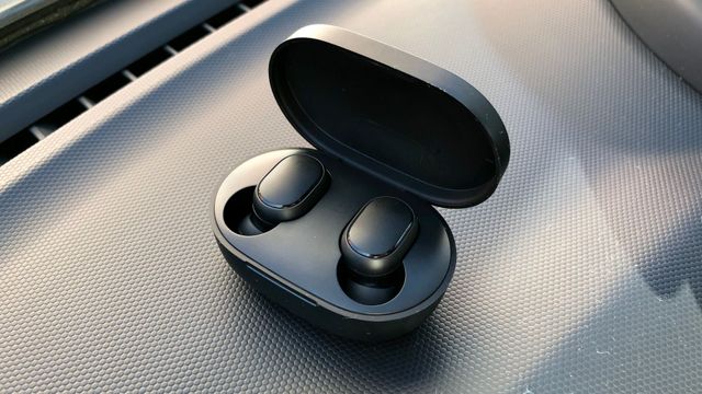 Компактні Bluetooth-навушники сподобаються всім - фото 350604