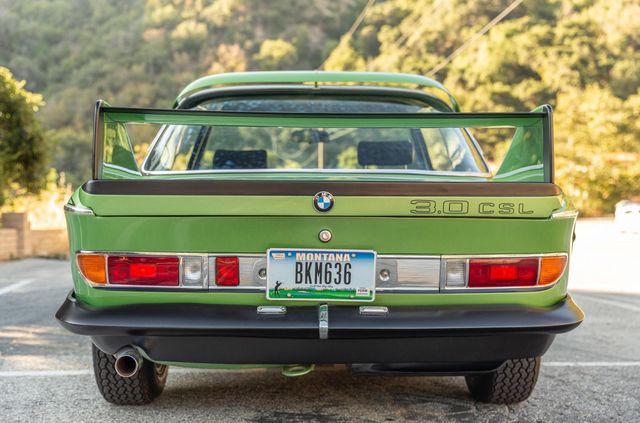 Один з 57 'бетмобілів' BMW пустять з молотка - фото 350637