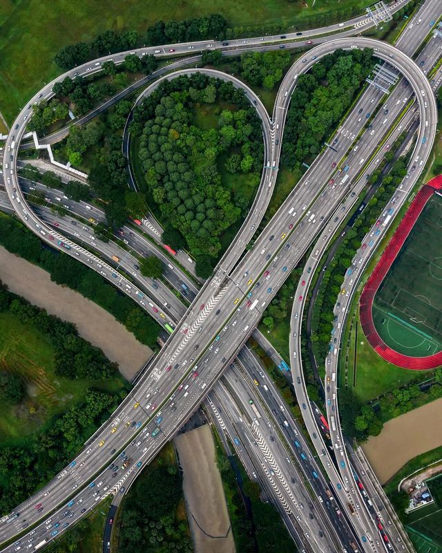 Вражаючі фото світу з висоти пташиного польоту: яскраві кадри - фото 350655