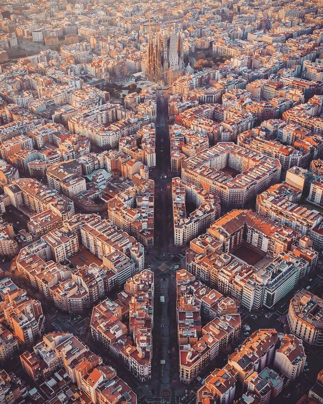 Вражаючі фото світу з висоти пташиного польоту: яскраві кадри - фото 350665