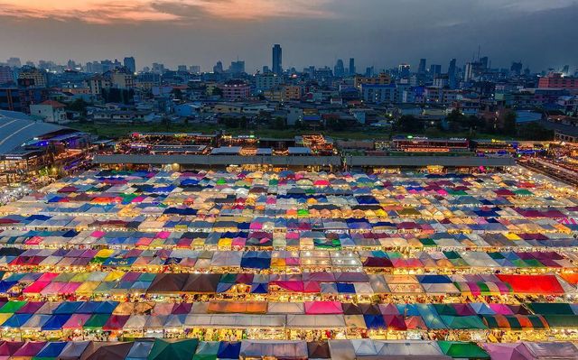 Вражаючі фото світу з висоти пташиного польоту: яскраві кадри - фото 350668