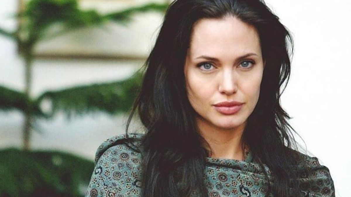 Анджеліна Джолі показала свій незвичайний будинок в лісі Камбоджі