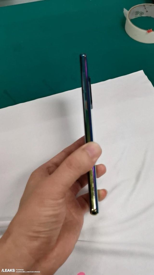 Huawei Mate 30 на живих знімках - фото 350774