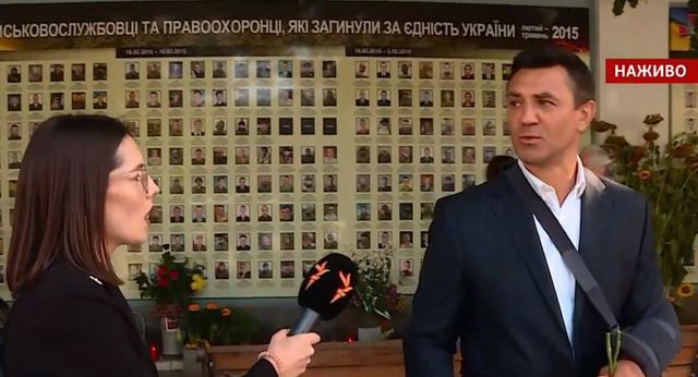 Шоумени і спортсмени у Верховній Раді: фото новоспечених зіркових нардепів - фото 350864