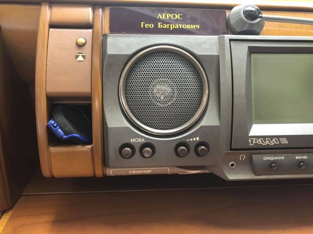 Шоумени і спортсмени у Верховній Раді: фото новоспечених зіркових нардепів - фото 350866