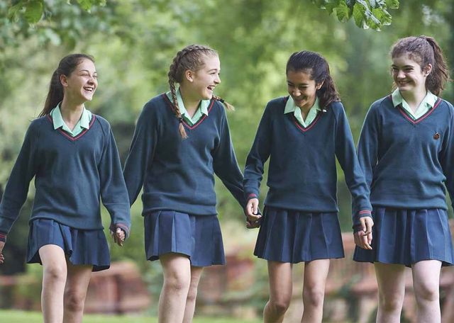 Успішні однокласники впливають на поведінку інших - фото 351020