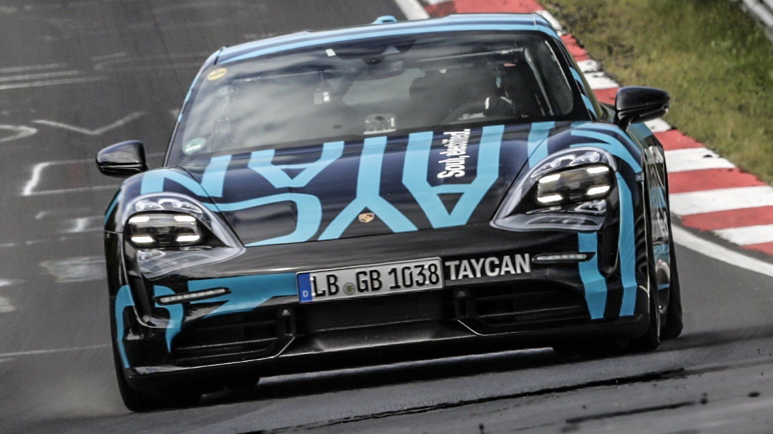 Porsche's Range-Topping Taycan - фото 1