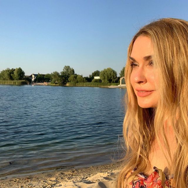 Ольга Сумська похизувалася стрункими ніжками на пляжних фото - фото 351321