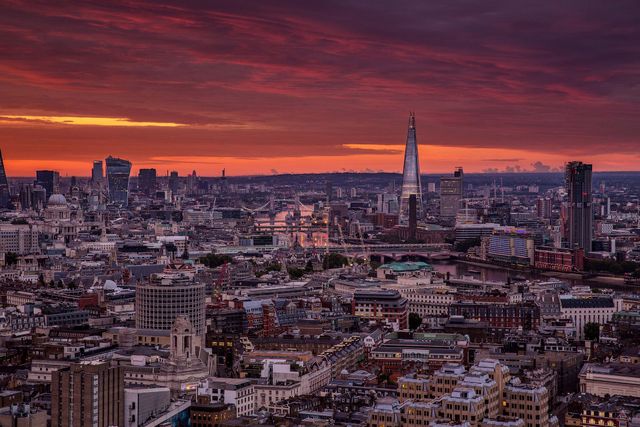 Руфер показує найефектніші краєвиди Лондона: яскраві фото - фото 351440