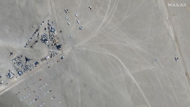 Фестиваль Burning Man 2019 показали з космосу: видовищні кадри - фото 351623