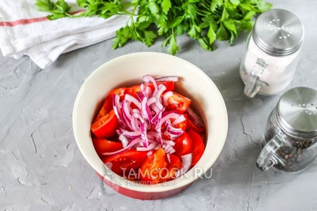 Салат з помідорів з арахісом: оригінальний рецепт у фото - фото 351628